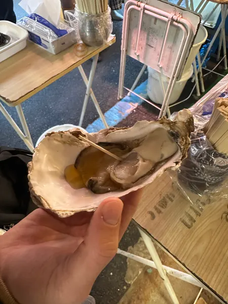 築地場外市場 食べ歩きツアー の写真 6